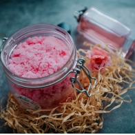 strawberry body scrub